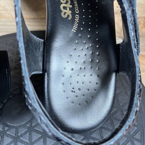 SAS Women's Size 7.5 Wide Slingback Sandals Patent Leather Black Crocs Print - Picture 6 of 10